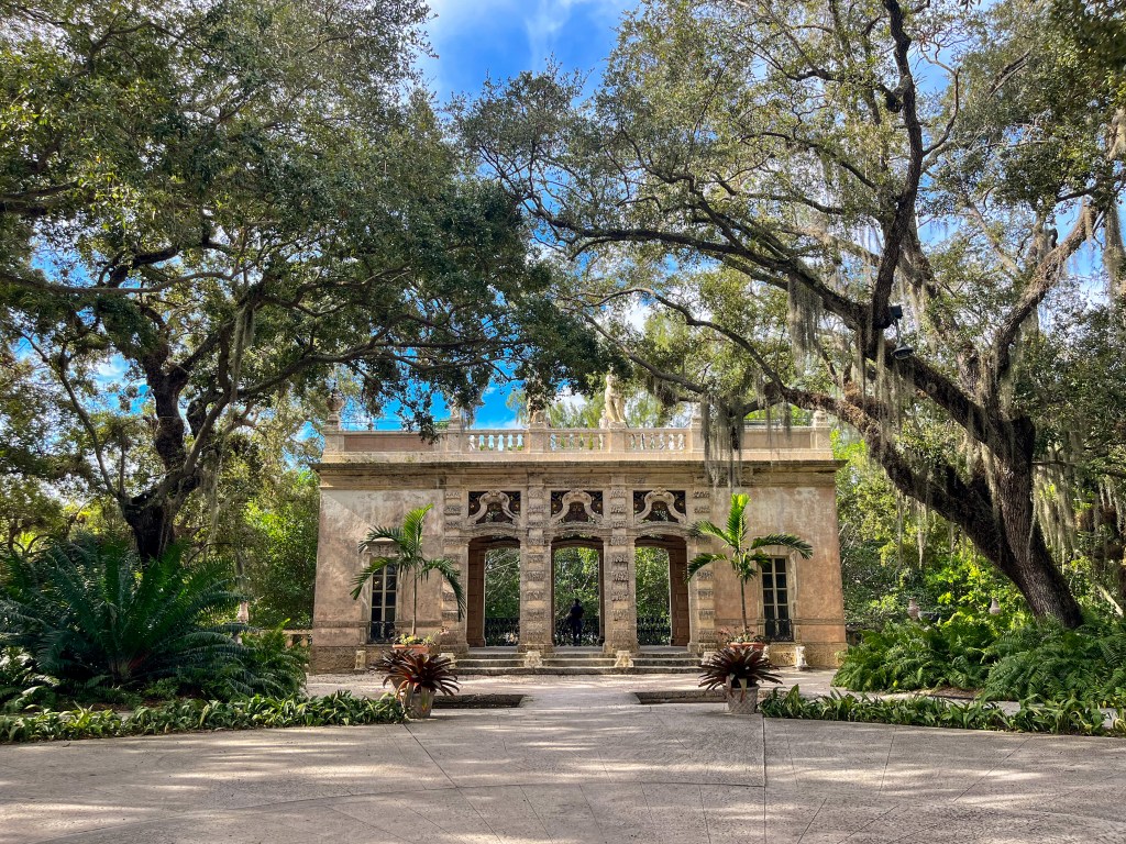 The magnificent gardens of Vizcaya Museum in Miami - Au-delà du